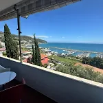 Bella Vista Sopra Il Porto! *