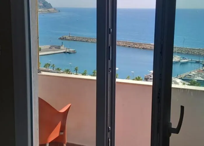 Bella Vista Sopra Il Porto!